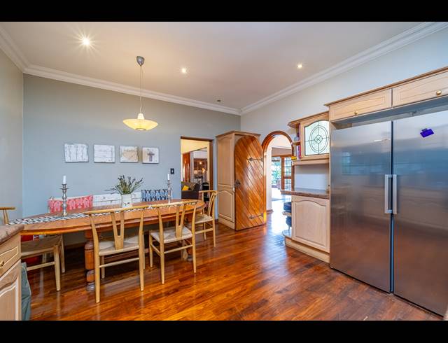 5 BEDROOM FREEHOLD FOR SALE IN NORTHCLIFF